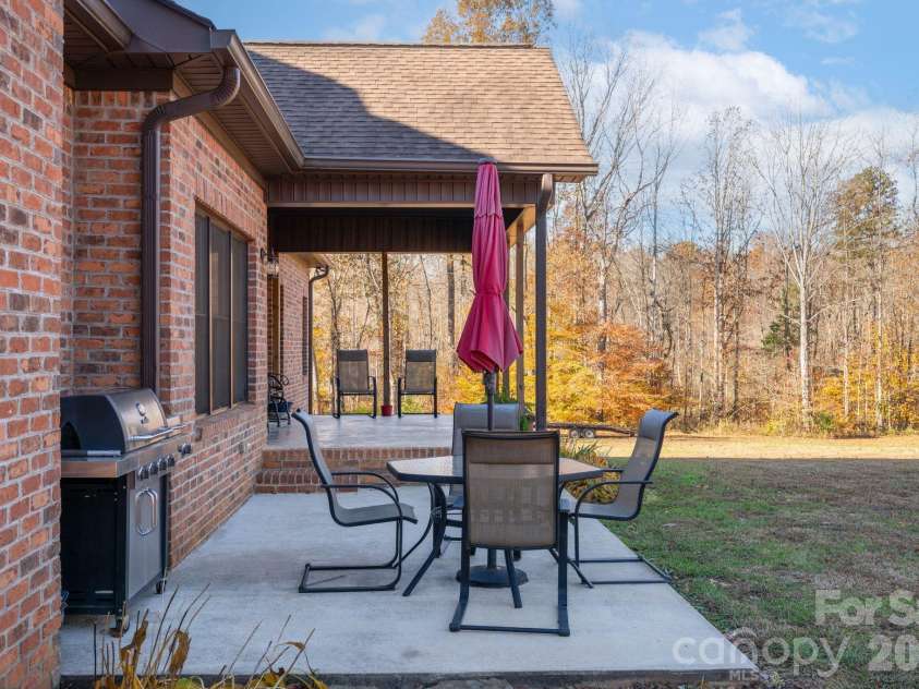 476 Ijames Church Road, Mocksville, NC 27028.  MLS# CAR4321556, YatesRealty ID 3345. 