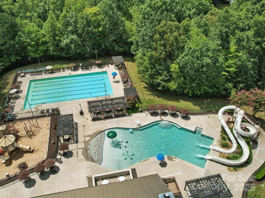 1808 Mill Chase Lane, Waxhaw, NC 28173.  MLS# CAR4273047, YatesRealty ID 33450. 2 pools