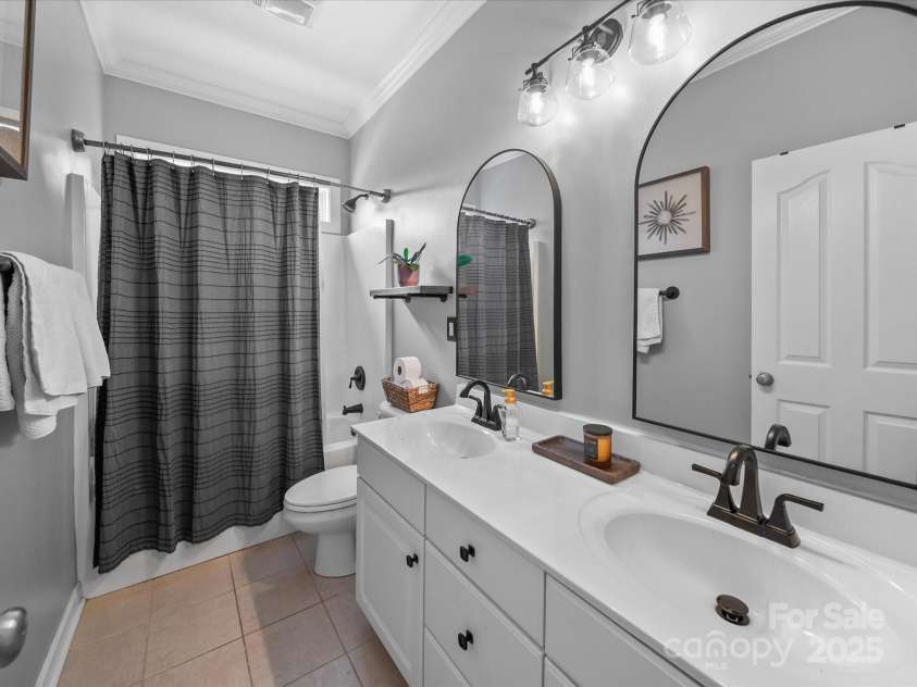 1808 Mill Chase Lane, Waxhaw, NC 28173.  MLS# CAR4273047, YatesRealty ID 33450. Full Bath 2 Upper Level