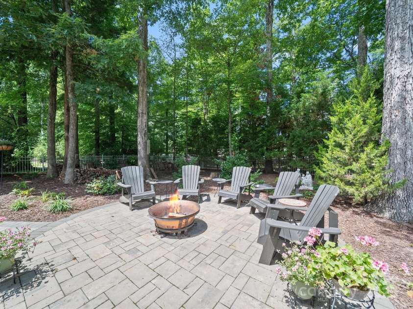 1808 Mill Chase Lane, Waxhaw, NC 28173.  MLS# CAR4273047, YatesRealty ID 33450. Gather together
