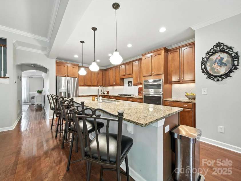 1808 Mill Chase Lane, Waxhaw, NC 28173.  MLS# CAR4273047, YatesRealty ID 33450. Huge Island great for entertaining