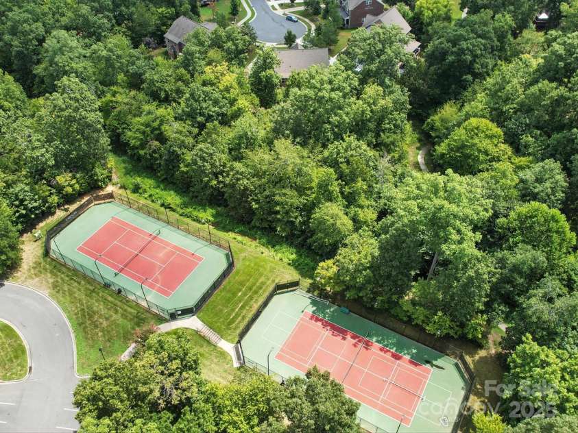 1808 Mill Chase Lane, Waxhaw, NC 28173.  MLS# CAR4273047, YatesRealty ID 33450. Walking trails