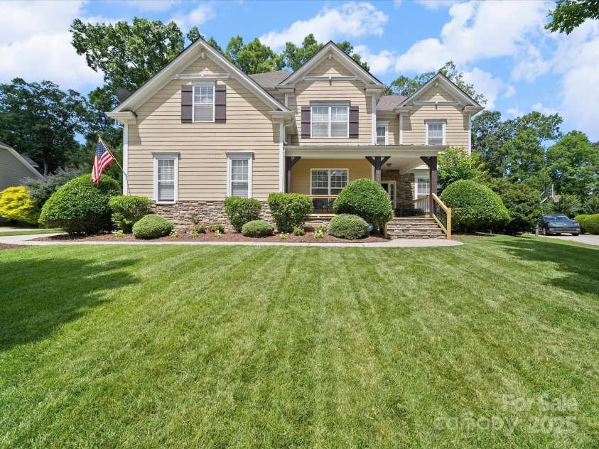 1808 Mill Chase Lane, Waxhaw, NC 28173.  MLS# CAR4273047, YatesRealty ID 33450. Welcome to 1808 Mill Chase