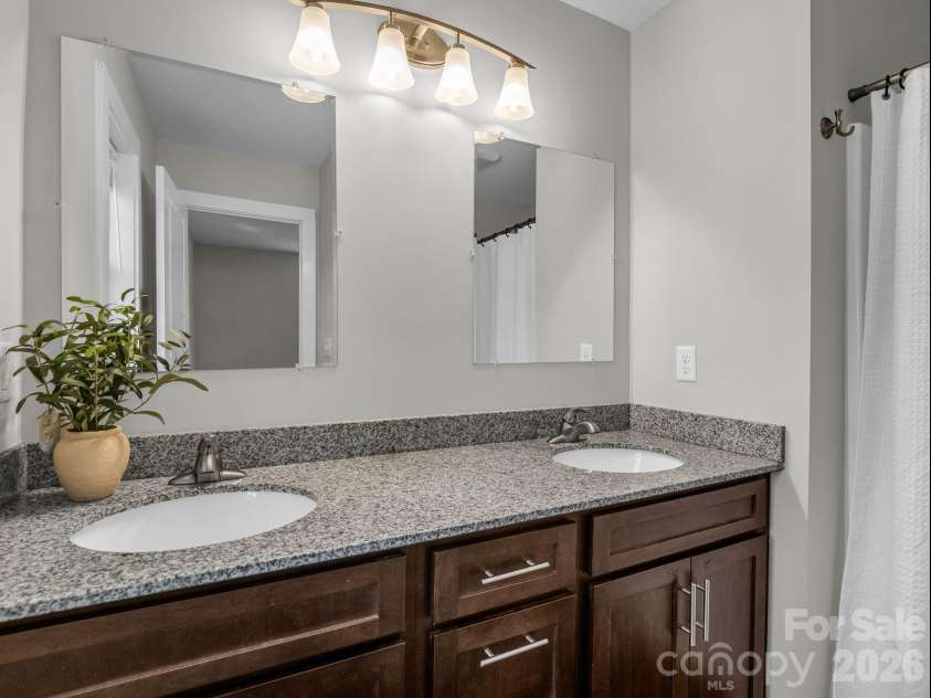 18 Old Chapman Place, Leicester, NC 28748.  MLS# CAR4398287, YatesRealty ID 33451. 