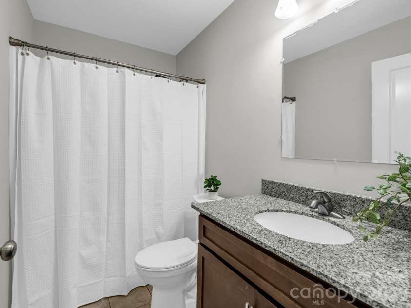 18 Old Chapman Place, Leicester, NC 28748.  MLS# CAR4398287, YatesRealty ID 33451. Hall full bath