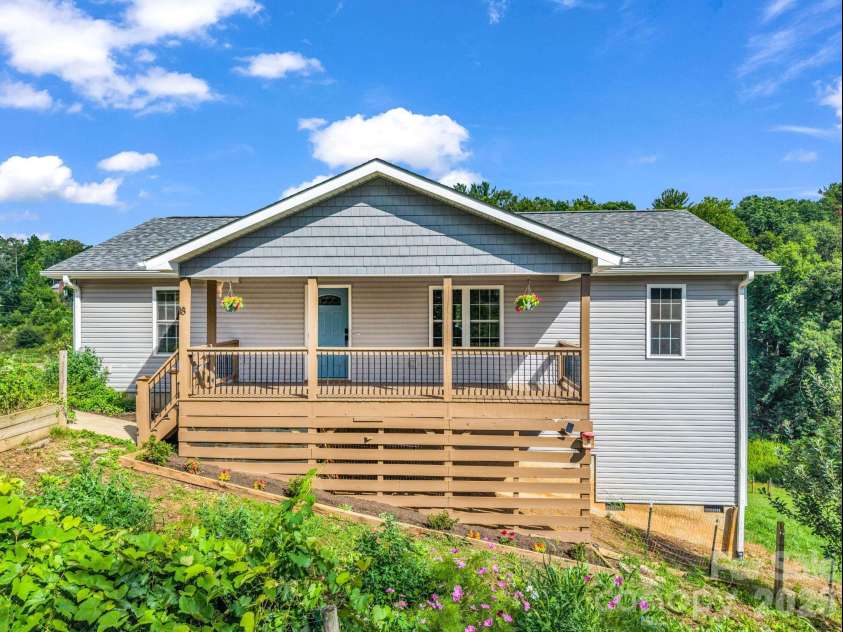 18 Old Chapman Place, Leicester, NC 28748.  MLS# CAR4398287, YatesRealty ID 33451. Welcome Home! - Front view of home