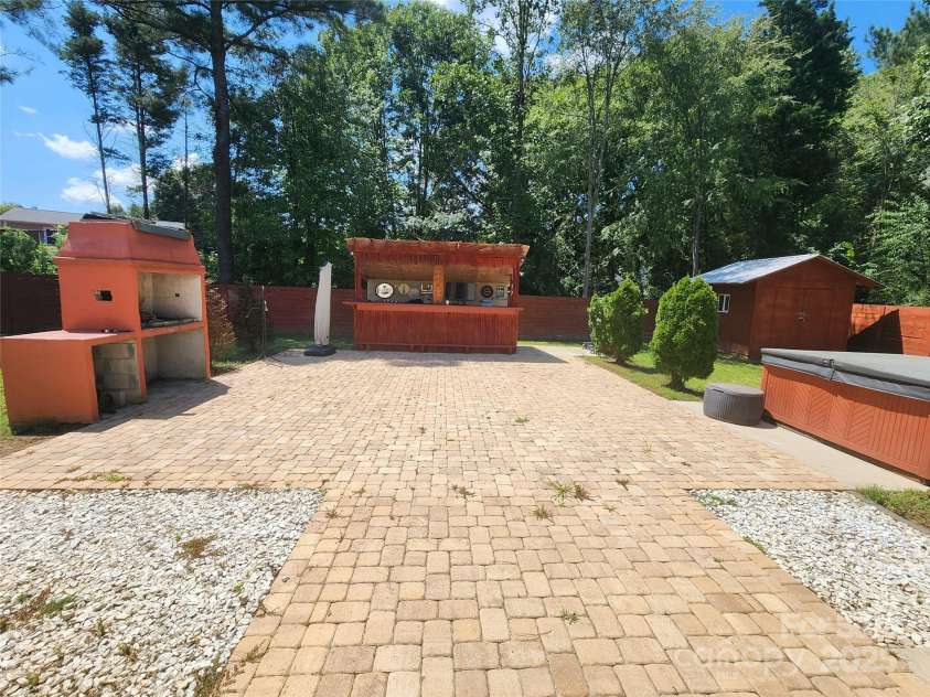 3108 Leicester Drive, Matthews, NC 28104.  MLS# CAR4273799, YatesRealty ID 33452. 