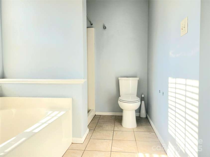 3108 Leicester Drive, Matthews, NC 28104.  MLS# CAR4273799, YatesRealty ID 33452. Primary, En-Suite Bathroom