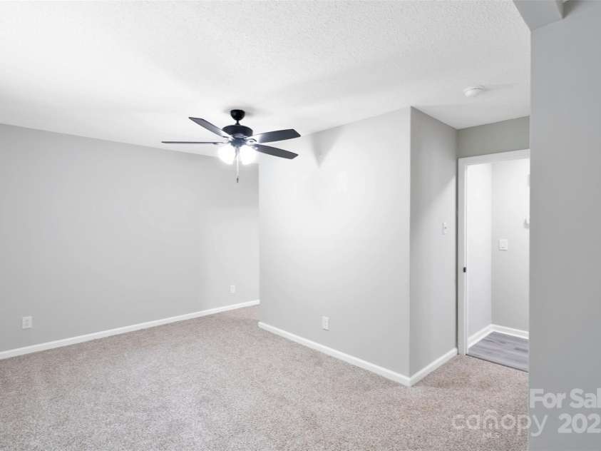 122 Blueberry Lane, Statesville, NC 28677.  MLS# CAR4264319, YatesRealty ID 33453. 