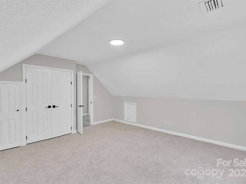 122 Blueberry Lane, Statesville, NC 28677.  MLS# CAR4264319, YatesRealty ID 33453. 