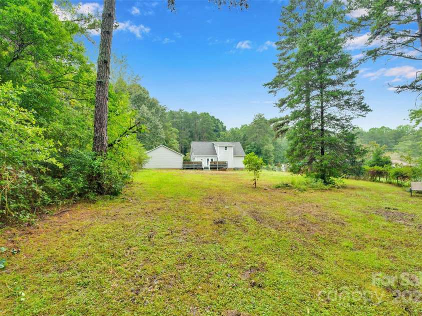 122 Blueberry Lane, Statesville, NC 28677.  MLS# CAR4264319, YatesRealty ID 33453. 