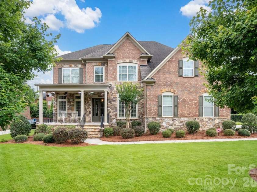 7323 Harcourt Crossing, Fort Mill, SC 29707.  MLS# CAR4385185, YatesRealty ID 33455. 
