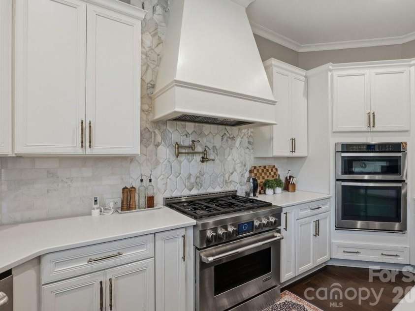 7323 Harcourt Crossing, Fort Mill, SC 29707.  MLS# CAR4385185, YatesRealty ID 33455. 