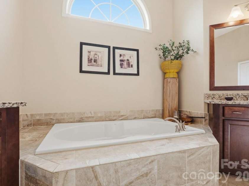 7323 Harcourt Crossing, Fort Mill, SC 29707.  MLS# CAR4385185, YatesRealty ID 33455. 