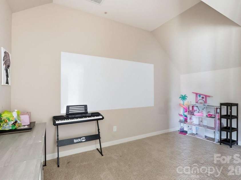7323 Harcourt Crossing, Fort Mill, SC 29707.  MLS# CAR4385185, YatesRealty ID 33455. 