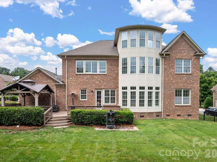 7323 Harcourt Crossing, Fort Mill, SC 29707.  MLS# CAR4385185, YatesRealty ID 33455. 