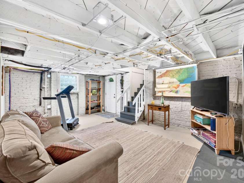 15 Westgate Road, Asheville, NC 28806.  MLS# CAR4397245, YatesRealty ID 33456. Interior and Exterior Access