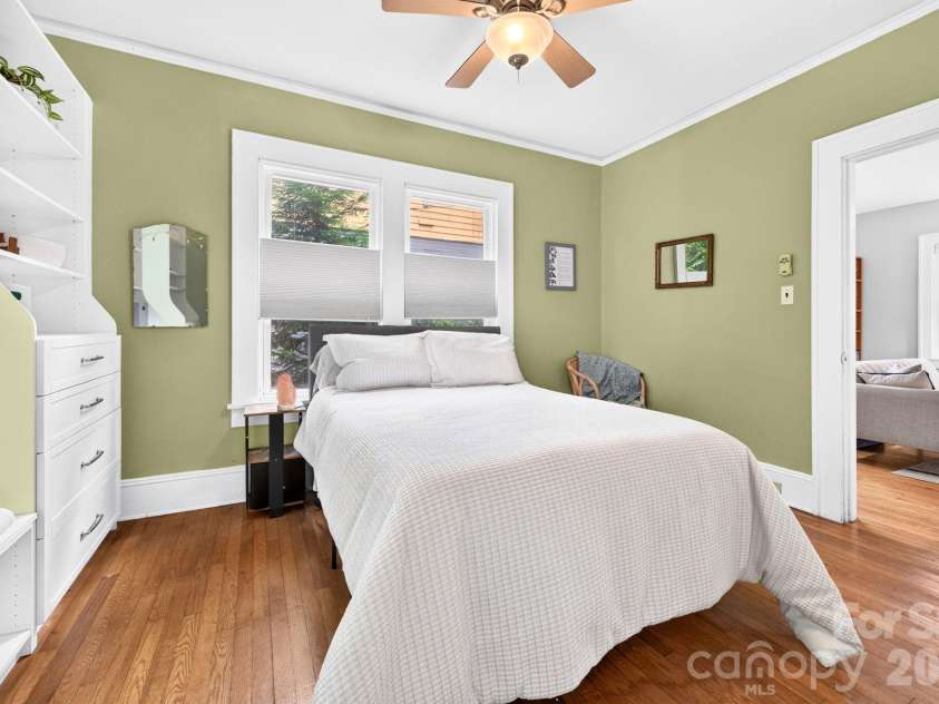 15 Westgate Road, Asheville, NC 28806.  MLS# CAR4397245, YatesRealty ID 33456. Main-Level Bedroom