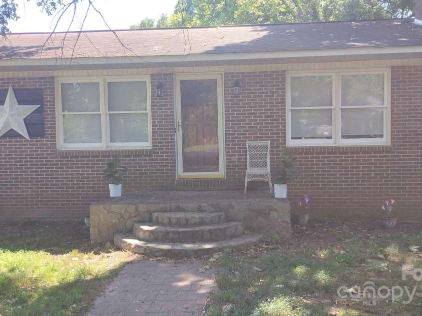 132 Eaker Drive, Cherryville, NC 28021.  MLS# CAR4265842, YatesRealty ID 33457. 