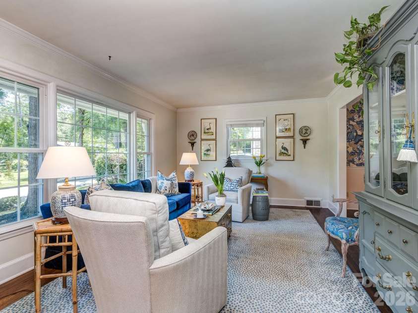6817 Ronda Avenue, Charlotte, NC 28211.  MLS# CAR4394318, YatesRealty ID 33457. 