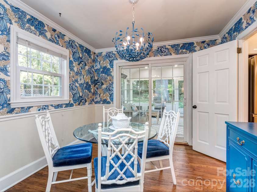 6817 Ronda Avenue, Charlotte, NC 28211.  MLS# CAR4394318, YatesRealty ID 33457. 