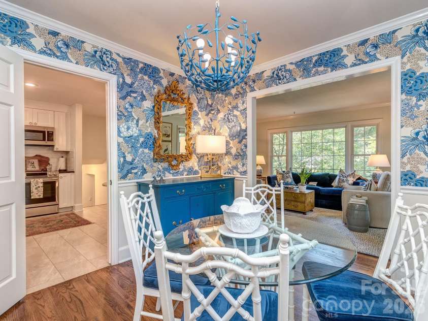 6817 Ronda Avenue, Charlotte, NC 28211.  MLS# CAR4394318, YatesRealty ID 33457. 