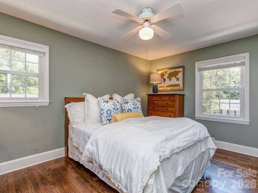 6817 Ronda Avenue, Charlotte, NC 28211.  MLS# CAR4394318, YatesRealty ID 33457. 