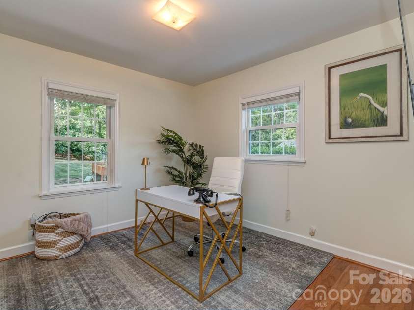 6817 Ronda Avenue, Charlotte, NC 28211.  MLS# CAR4394318, YatesRealty ID 33457. 