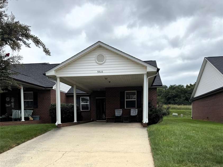 3910 Azalea Trail, Denver, NC 28037.  MLS# CAR4292732, YatesRealty ID 33458. 