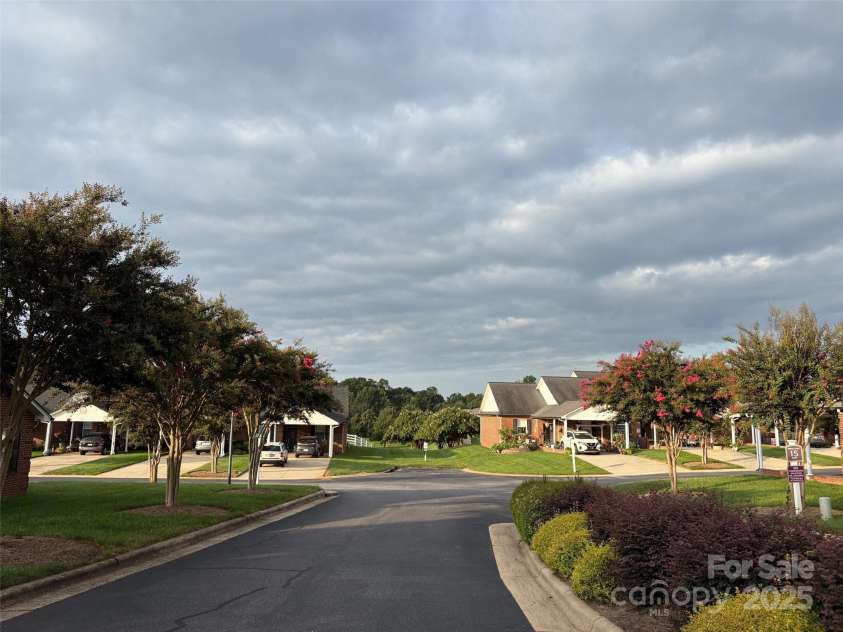 3910 Azalea Trail, Denver, NC 28037.  MLS# CAR4292732, YatesRealty ID 33458. 