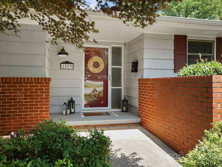 1029 Sewickley Drive, Charlotte, NC 28209.  MLS# CAR4284527, YatesRealty ID 33459. 