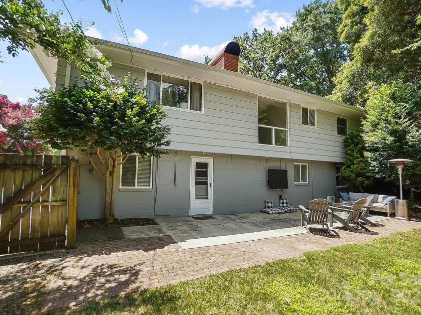 1029 Sewickley Drive, Charlotte, NC 28209.  MLS# CAR4284527, YatesRealty ID 33459. 