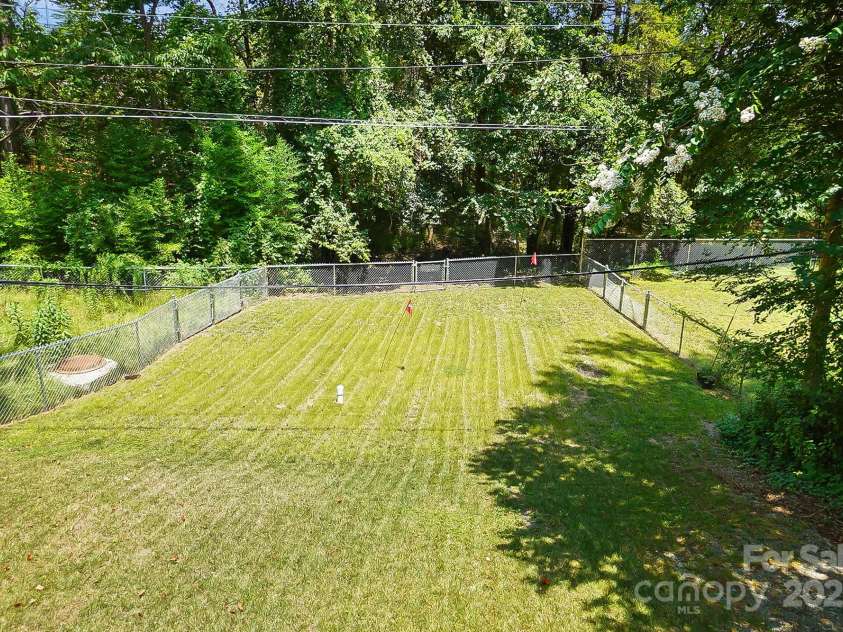 1029 Sewickley Drive, Charlotte, NC 28209.  MLS# CAR4284527, YatesRealty ID 33459. 