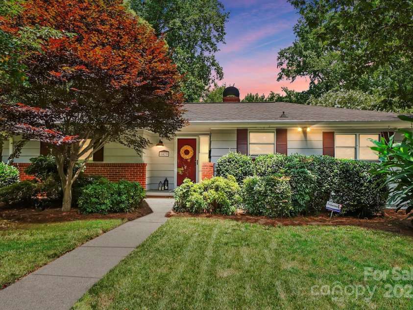 1029 Sewickley Drive, Charlotte, NC 28209.  MLS# CAR4284527, YatesRealty ID 33459. Beautifully Landscaped Front Yard