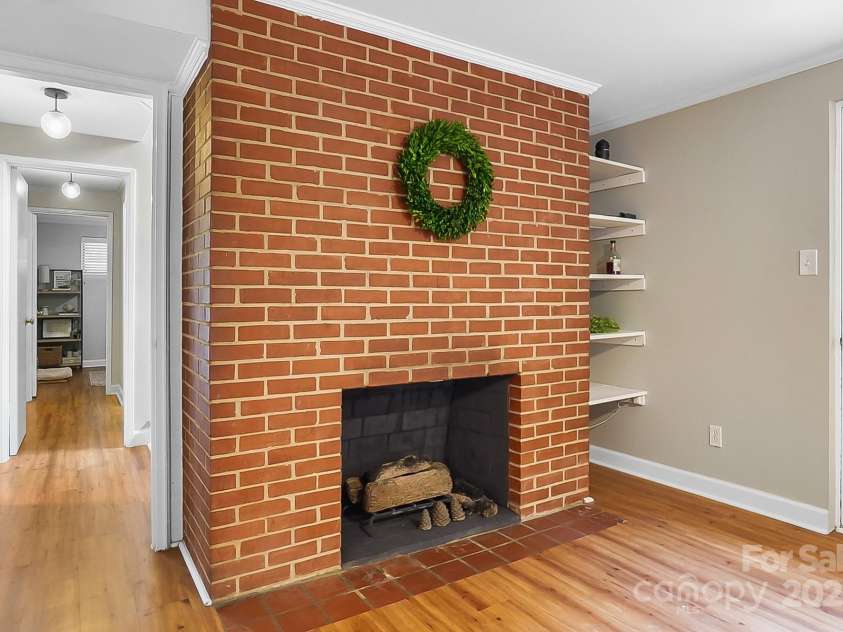 1029 Sewickley Drive, Charlotte, NC 28209.  MLS# CAR4284527, YatesRealty ID 33459. Full Bathroom Upstairs