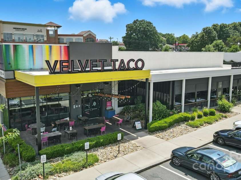 1029 Sewickley Drive, Charlotte, NC 28209.  MLS# CAR4284527, YatesRealty ID 33459. Park Road Shopping Center - 15 Minute Walk From Sewickley