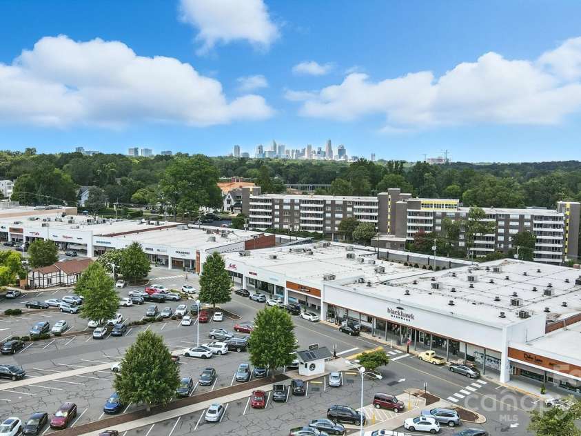 1029 Sewickley Drive, Charlotte, NC 28209.  MLS# CAR4284527, YatesRealty ID 33459. Park Road Shopping Center - 15 Minute Walk From Sewickley