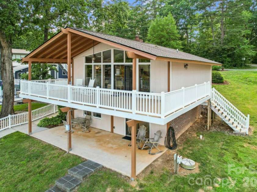 918 Pinehaven Drive, New London, NC 28127.  MLS# CAR4396889, YatesRealty ID 33459. 