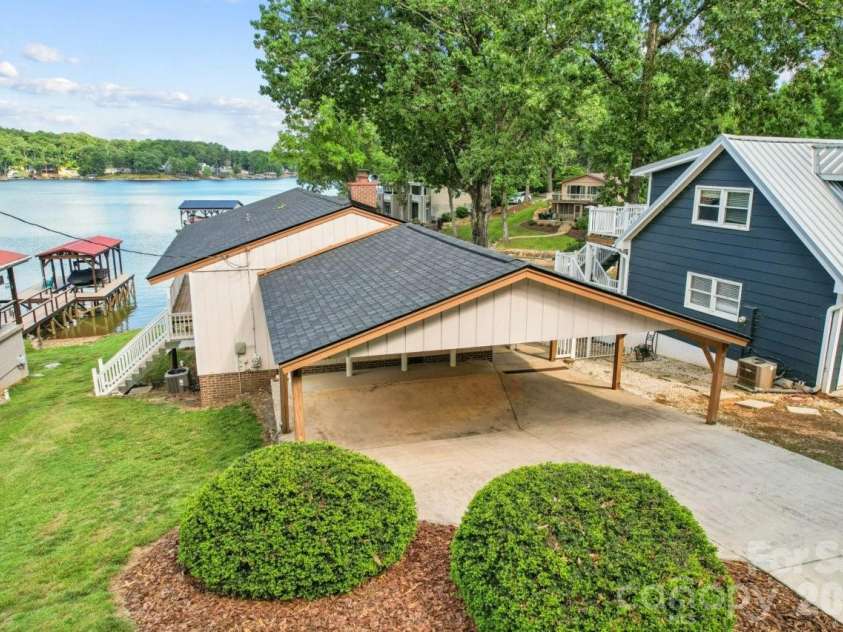 918 Pinehaven Drive, New London, NC 28127.  MLS# CAR4396889, YatesRealty ID 33459. 