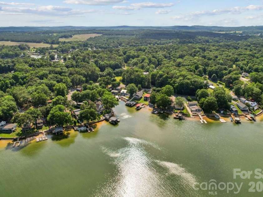 918 Pinehaven Drive, New London, NC 28127.  MLS# CAR4396889, YatesRealty ID 33459. 