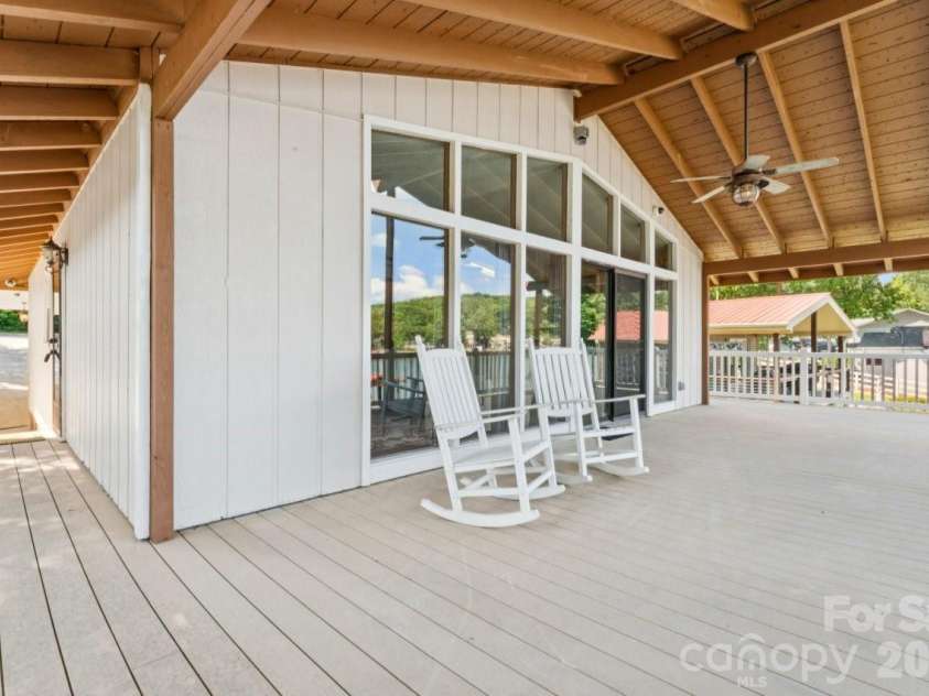 918 Pinehaven Drive, New London, NC 28127.  MLS# CAR4396889, YatesRealty ID 33459. 