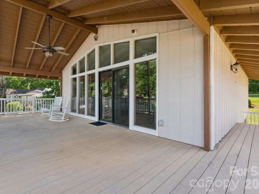 918 Pinehaven Drive, New London, NC 28127.  MLS# CAR4396889, YatesRealty ID 33459. 