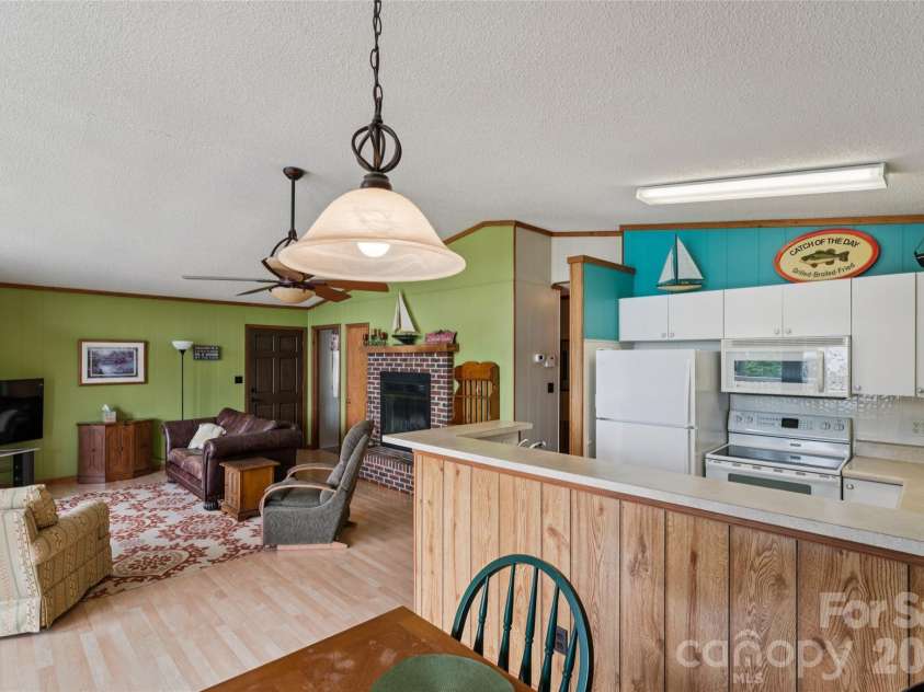 918 Pinehaven Drive, New London, NC 28127.  MLS# CAR4396889, YatesRealty ID 33459. 
