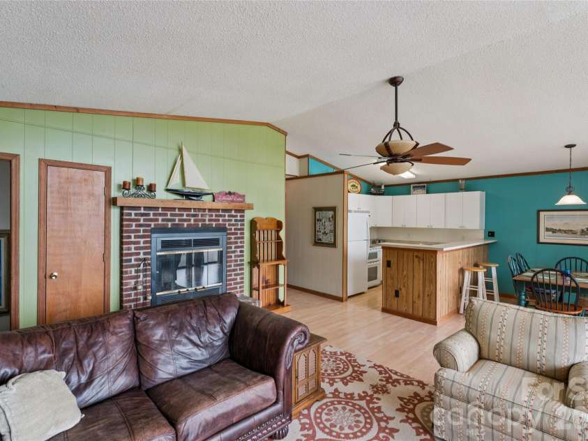 918 Pinehaven Drive, New London, NC 28127.  MLS# CAR4396889, YatesRealty ID 33459. Open floor plan