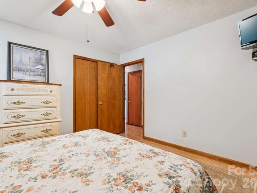918 Pinehaven Drive, New London, NC 28127.  MLS# CAR4396889, YatesRealty ID 33459. Primary bedroom