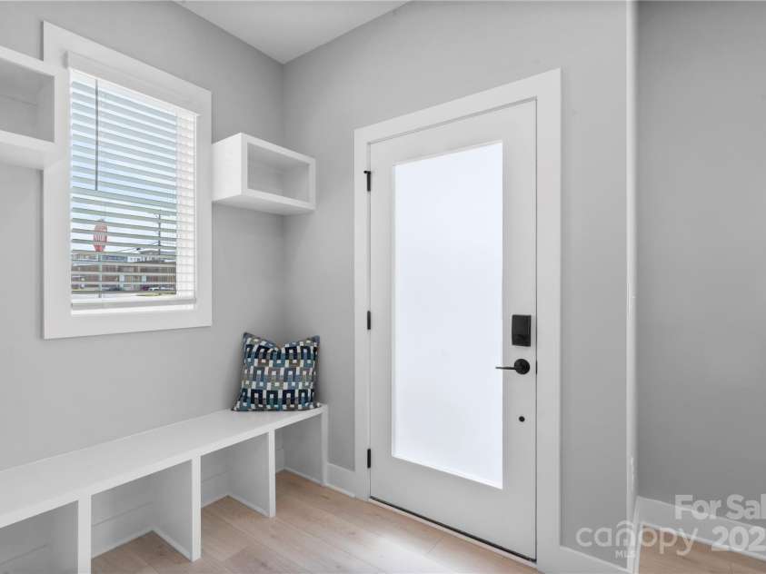 206 Freeland Lane, Charlotte, NC 28217.  MLS# CAR4227728, YatesRealty ID 3346. 