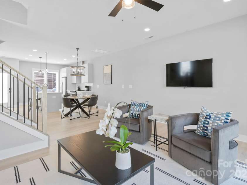 206 Freeland Lane, Charlotte, NC 28217.  MLS# CAR4227728, YatesRealty ID 3346. 