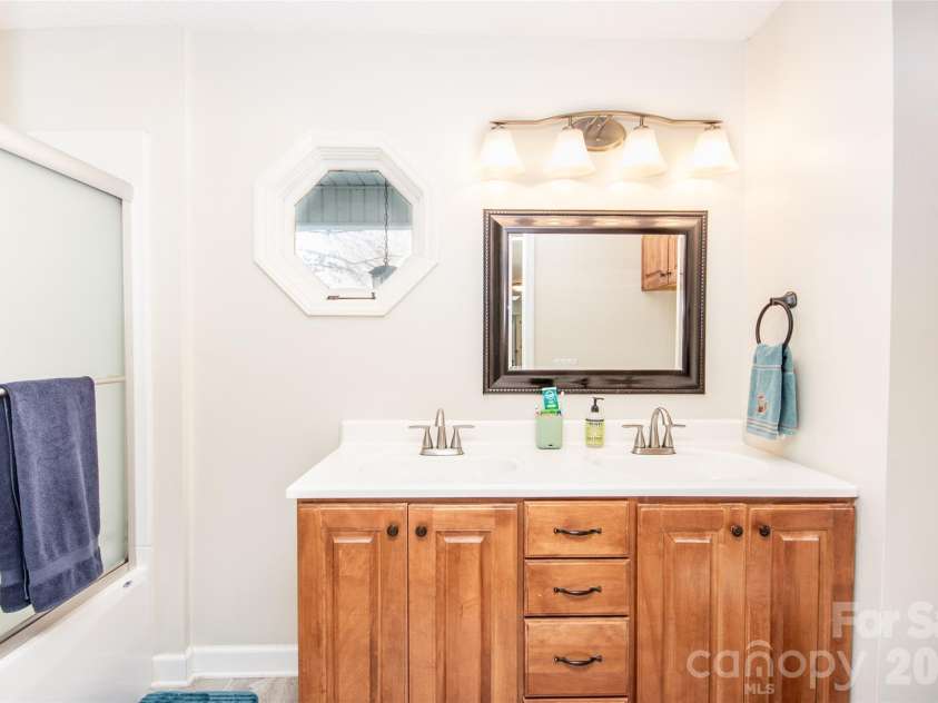 2193 Hawthorne Lane, Wilkesboro, NC 28697.  MLS# CAR4325511, YatesRealty ID 3346. Bath