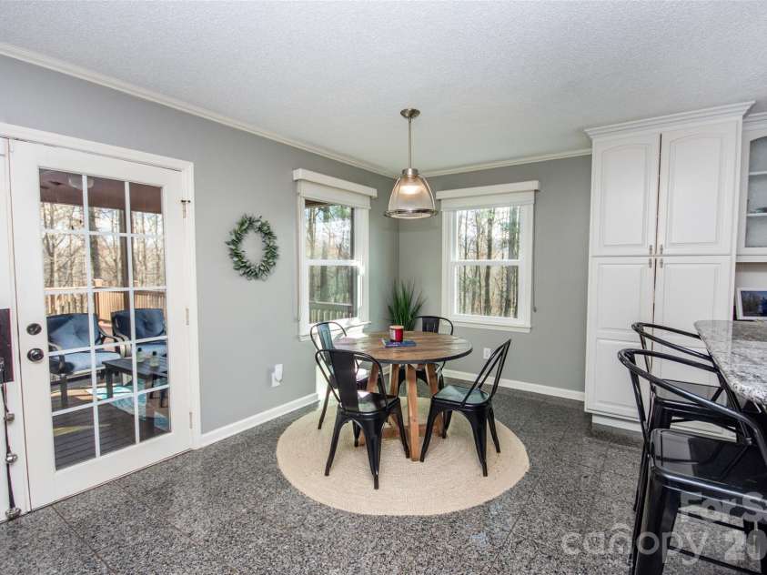 2193 Hawthorne Lane, Wilkesboro, NC 28697.  MLS# CAR4325511, YatesRealty ID 3346. Breakfast/kitchen