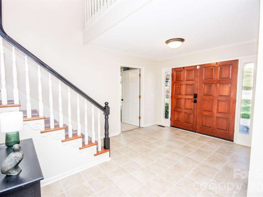 2193 Hawthorne Lane, Wilkesboro, NC 28697.  MLS# CAR4325511, YatesRealty ID 3346. Entry foyer